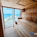 อพาร์ทเม้น High End Large Sea View