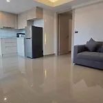 อพาร์ทเม้น Big 1 Bedroom Close To 
