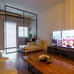 อพาร์ทเม้น Lynn House *