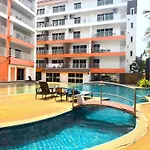 อพาร์ทเม้น Bright Corner Pool-view With Balcony - New Nordic Vip 3, Pratumnak Pattaya