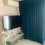 E01 Arcadia Boutique 2-bedroom Apartment, Big Tv, Netflix, Washer & Dryer Apartment *