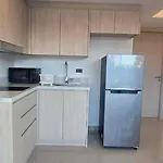 อพาร์ทเม้น Big 1 Bedroom Close To 