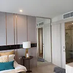 Apartment Luxury Sea View 1br Rooftop Infinity Pool & Gym Pattaya