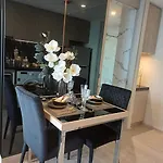Luxury Sea View 1br Rooftop Infinity Pool & Gym Apartment Pattaya
