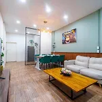 อพาร์ทเม้น Lynn House *