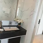 Luxury Sea View 1br Rooftop Infinity Pool & Gym * Pattaya