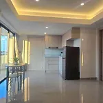 อพาร์ทเม้น Big 1 Bedroom Close To 