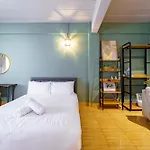 Lynn House * Pattaya