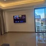 Big 1 Bedroom Close To 