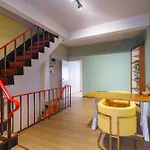 Lynn House อพาร์ทเม้น *