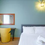 อพาร์ทเม้น Lynn House *