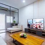 Lynn House * Pattaya