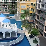 E01 Arcadia Boutique 2-bedroom Apartment, Big Tv, Netflix, Washer & Dryer Pattaya
