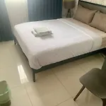 Apartment E01 Arcadia Boutique 2-bedroom Apartment, Big Tv, Netflix, Washer & Dryer Pattaya