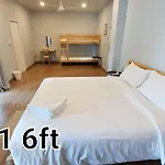 The Inn10 Pool Pattaya, Entire 9 Bedroom 22 Guests, Private Pool, 5 Parking Lots วิลล่า *