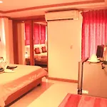 โรงแรม Rouge Service Apartments, Soi Buakhao
