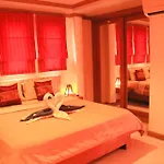 Rouge Service Apartments, Soi Buakhao