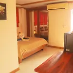 Rouge Service Apartments, Soi Buakhao โรงแรม 3*