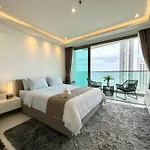 Wongamat Tower Naklua Panoramic Sea View อพาร์ทเม้น