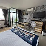 Furnished Studio Near The Beach