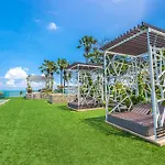 อพาร์ทเม้น The Palm Wongamat X Monthstayz Thailand Pattaya