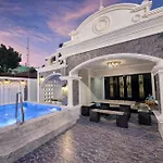 Marina Villa, North Holiday home *