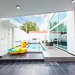 Lagoon Breeze 4Br Pool Villa Near Walking Street Pattaya