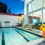 Lagoon Breeze 4Br Pool Villa Near Walking Street Pattaya