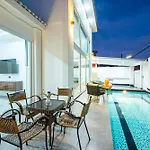 Lagoon Breeze 4Br Pool Villa Near Walking Street Pattaya