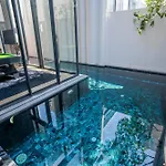 芭提雅inara网红独栋泳池别墅-四房五卫-烧烤台球桌-市中心10分钟到步行街