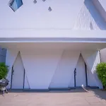 芭提雅inara网红独栋泳池别墅-四房五卫-烧烤台球桌-市中心10分钟到步行街 วิลล่า *