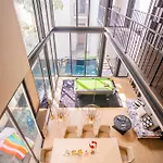 วิลล่า 芭提雅inara网红独栋泳池别墅-四房五卫-烧烤台球桌-市中心10分钟到步行街 Pattaya