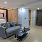 Luxury Studio Resort Pool Centara Avenue