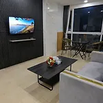 Luxury Pool Centara Avenue
