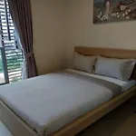 Large High Floor, Pool Great Location