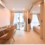 Resort Style Living - Great Location At Pattaya