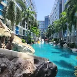 Luxury Studio Resort Pool Centara Avenue