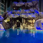 Luxury Pool Centara Avenue * Pattaya