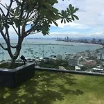 Large High Floor, Pool Great Location Pattaya