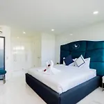 Wonderland Sapphire 8 Bedroom Luxury วันหยุดที่บ้าน