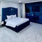 Wonderland Sapphire 8 Bedroom Luxury *