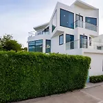 Wonderland Sapphire 8 Bedroom Luxury Villa