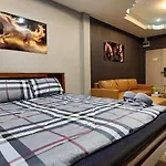 Marin House Homestay *