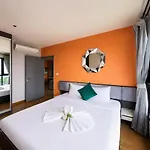The Base Sea View Apartment *