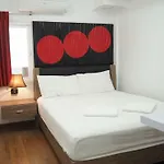 Pook Swan House Hotel