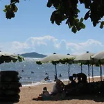 วิวทะเล 1บี เซอร์วิส อพาร์ตเมนท์ * Pattaya