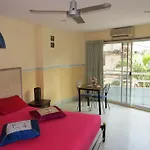 วิวทะเล 1บี เซอร์วิส อพาร์ตเมนท์ * Pattaya