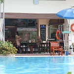 อพาร์ทเม้น วิวทะเล 1บี เซอร์วิส อพาร์ตเมนท์ Pattaya