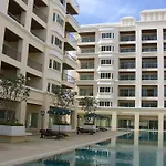 T.W. Jomtien Beach Resort