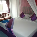 โรงแรม Sawasdee 2*